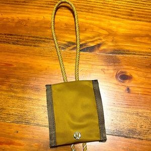 Lululemon luggage tag